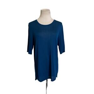 Vince. blue teal crew neck short sleeves size Small